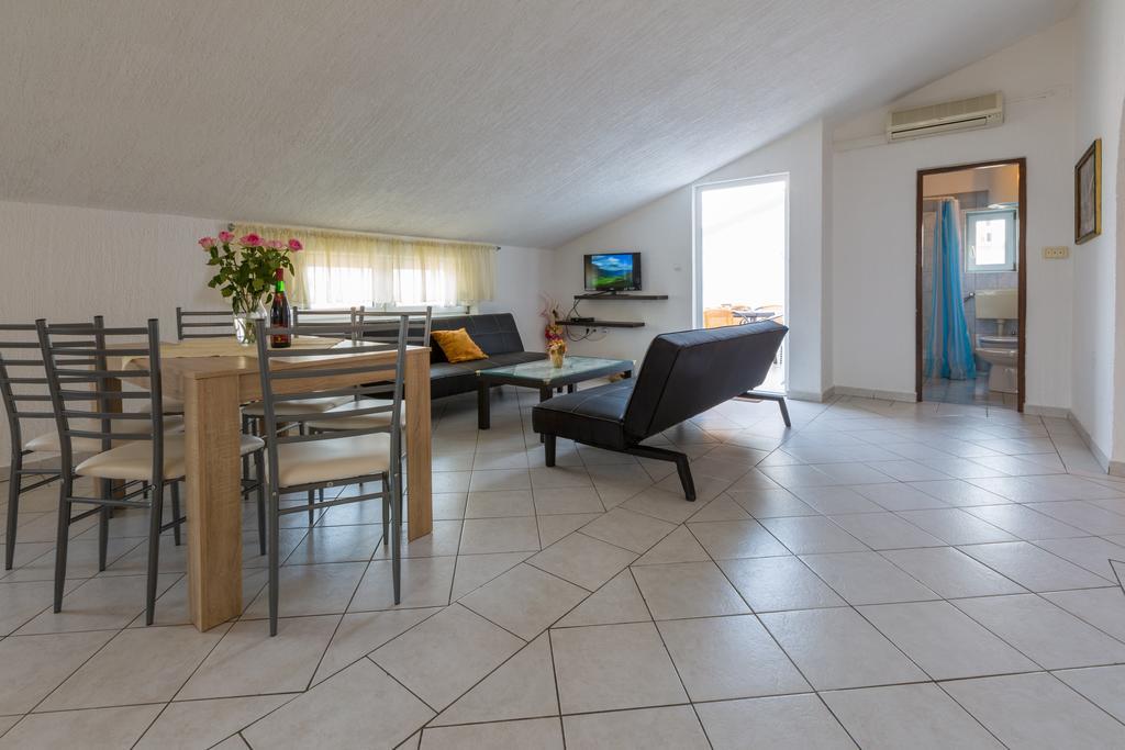 Apartments Marica Нови Винодолски Екстериор снимка