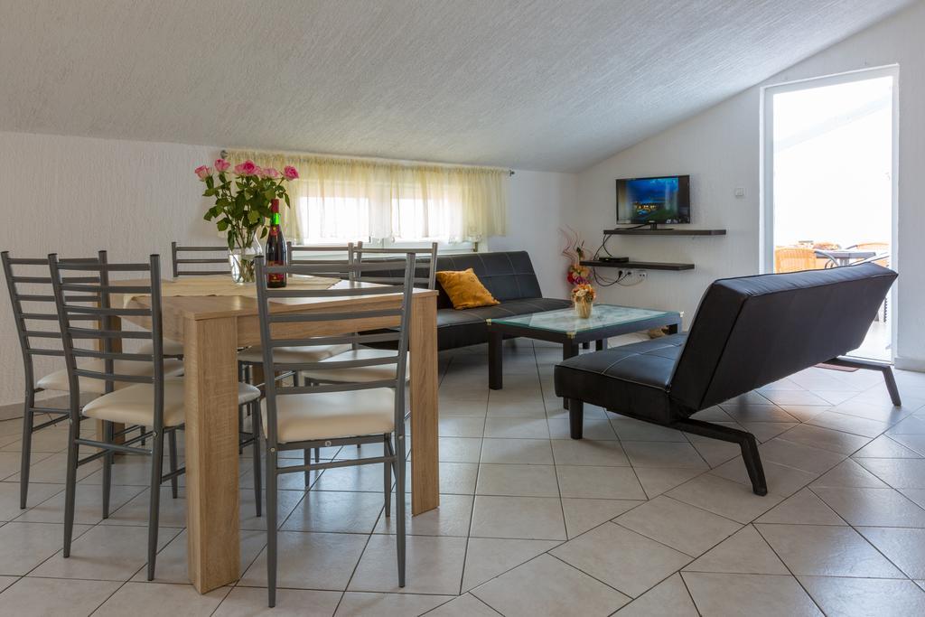 Apartments Marica Нови Винодолски Екстериор снимка
