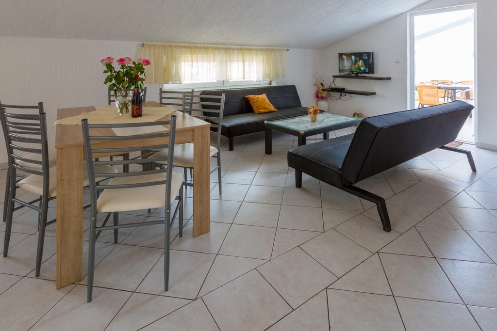 Apartments Marica Нови Винодолски Екстериор снимка