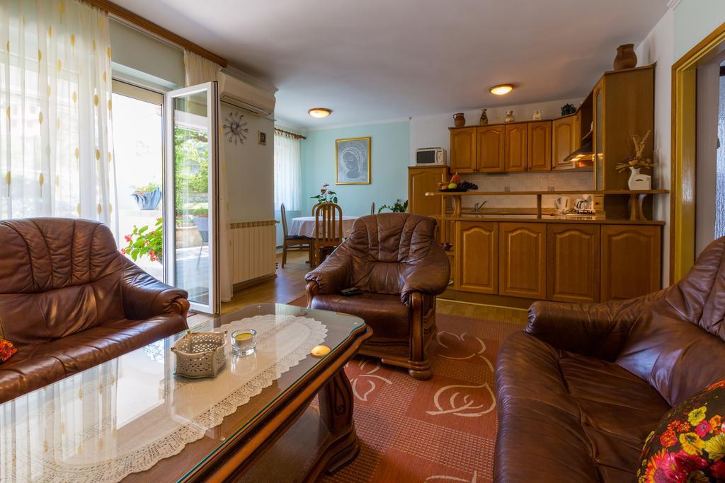Apartments Marica Нови Винодолски Екстериор снимка